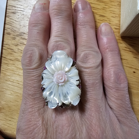 Authentic Gems En Vogue Mother of Pearl, Pink Coral & Sapphire Ring Size 8! - Picture 3 of 3